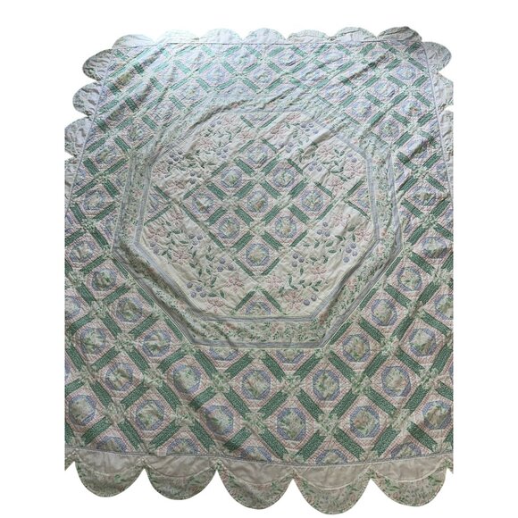 Vtg Handmade Patchwork Quilt Blanket Floral Pastel Scalloped Edges Full/Queen - Picture 1 of 10